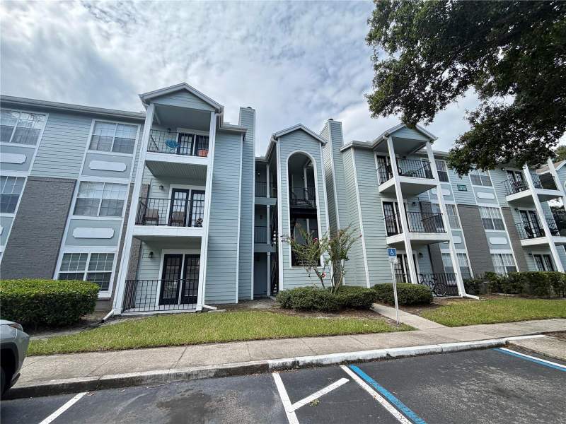 2550 N ALAFAYA TRAIL #2209 home for sale in Waterford Landing Condo