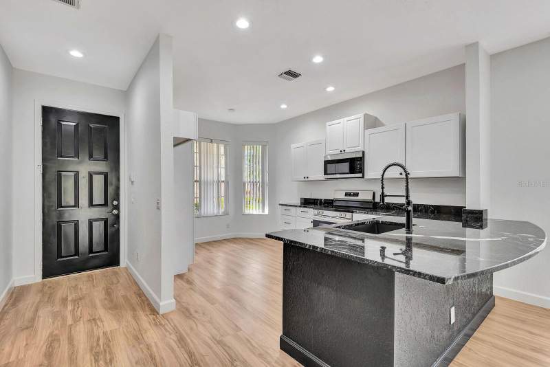 2 bedroom Villa at 5035 Lakescene Place, Avalon At The Villages Of Palm-Aire 1, Sarasota — photo 5