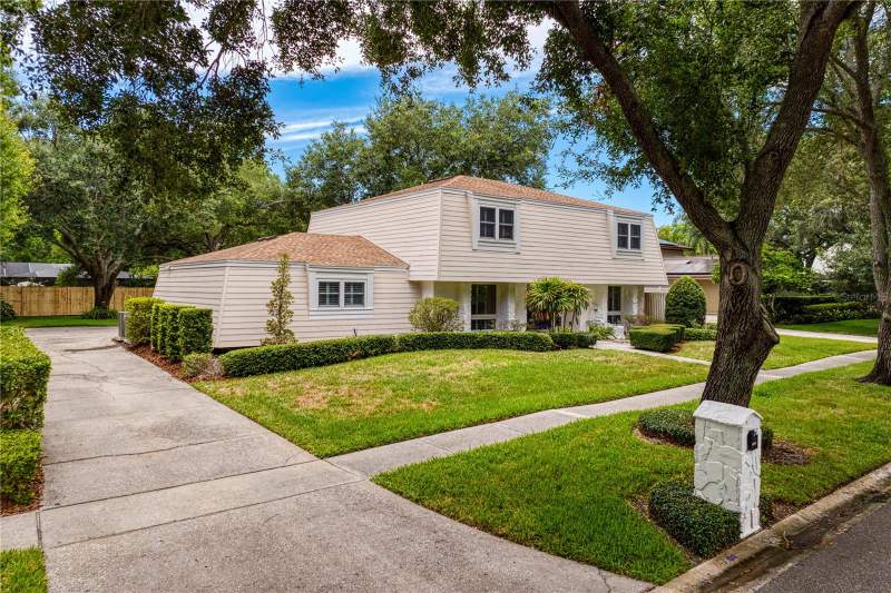 13305 GOLF CREST CIRCLE home for sale in Carrollwood Village