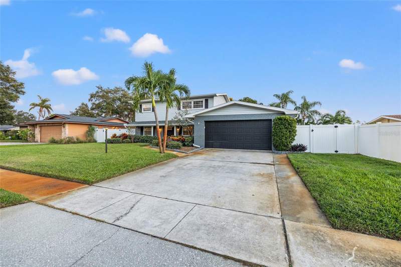 4 bedroom Single Family Residence at 9270 119th Avenue, Oak Park Sub Unit 1 Rep, Largo — photo 3
