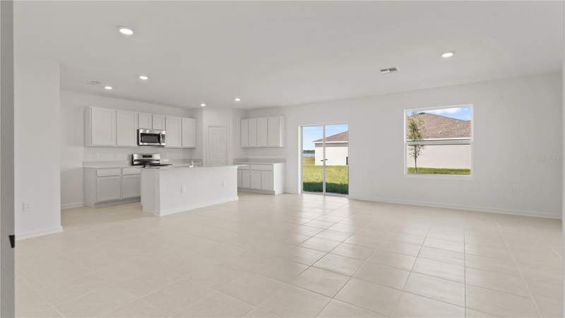 5 bedroom Single Family Residence at 1600 Willow Garden Loop, Pine Meadows 40'S, Eustis — photo 2