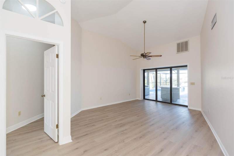 4 bedroom Single Family Residence at 937 Bunker View Drive, Apollo Beach Unit Six, Apollo Beach — photo 4