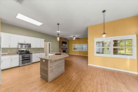5592 NE 61st Avenue Road, Silver Springs FL - photo 15 of 47