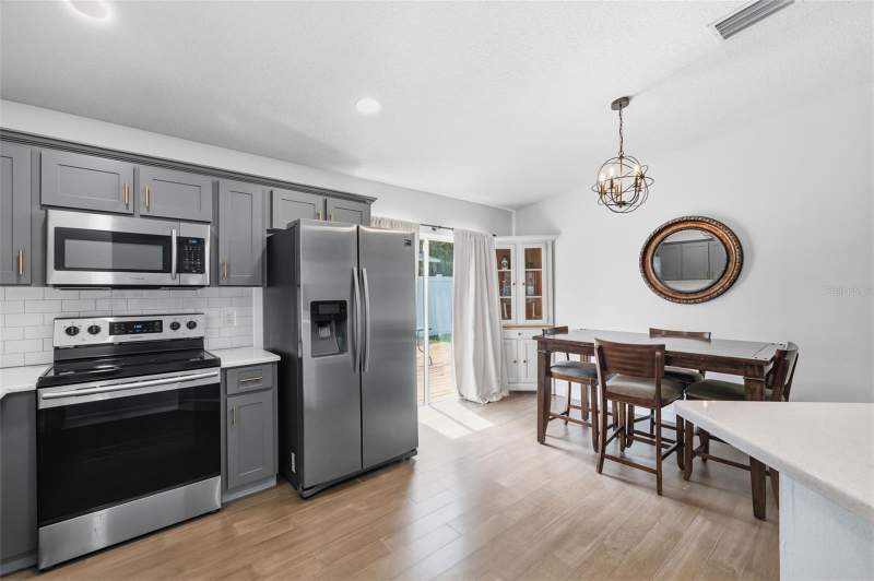 3 bedroom Single Family Residence at 213 E Cluster Avenue, Vine Park, Tampa — photo 4