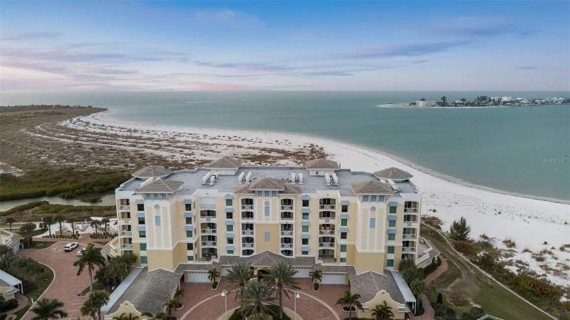 3 bedroom Condominium at 800 Collany Road #302, Sunset Pointe At Collany Key II Condo, St Petersburg — photo 4