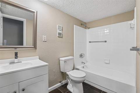 100 E Oak Terrace Drive #D2, Leesburg FL - photo 20 of 33