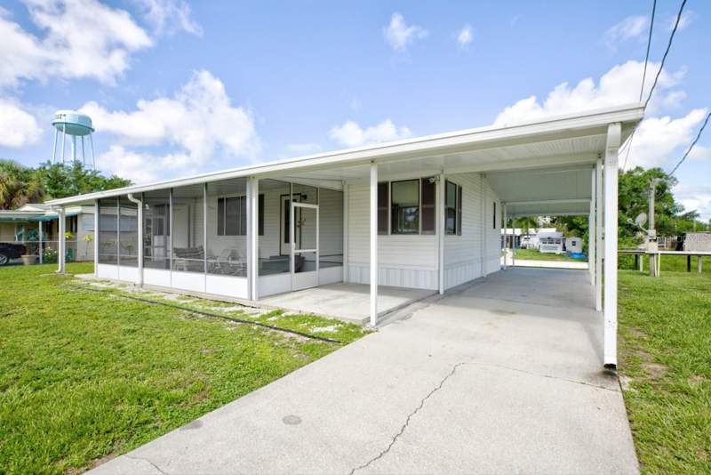 2 bedroom Manufactured Home at 3523 SE 35th Avenue, Treasure Island Un 4, Okeechobee — photo 2