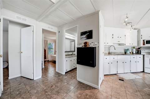15994 Brookridge Boulevard, Brooksville FL - photo 15 of 55