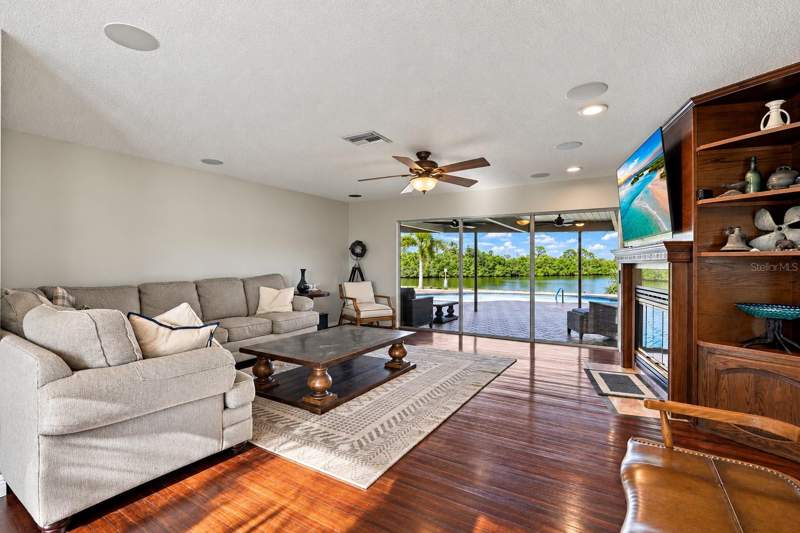 3 bedroom Single Family Residence at 4224 Bur Street, Port Charlotte Sec 092, Port Charlotte — photo 4