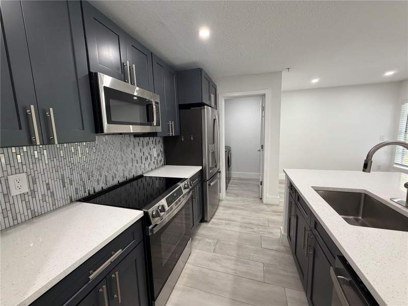 2 bedroom Condominium at 13210 Arbor Isle Dr #102, The Falls At New Tampa A Condo, Temple Terrace — photo 4