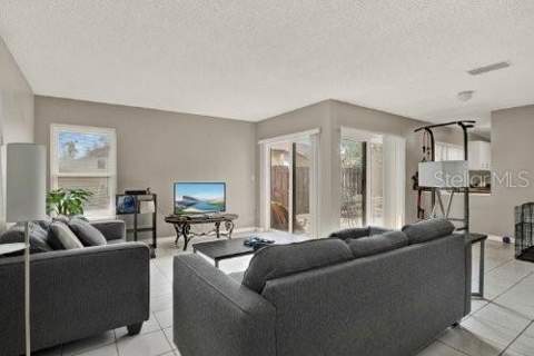 451 Hunter Circle, Kissimmee FL - photo 8 of 25