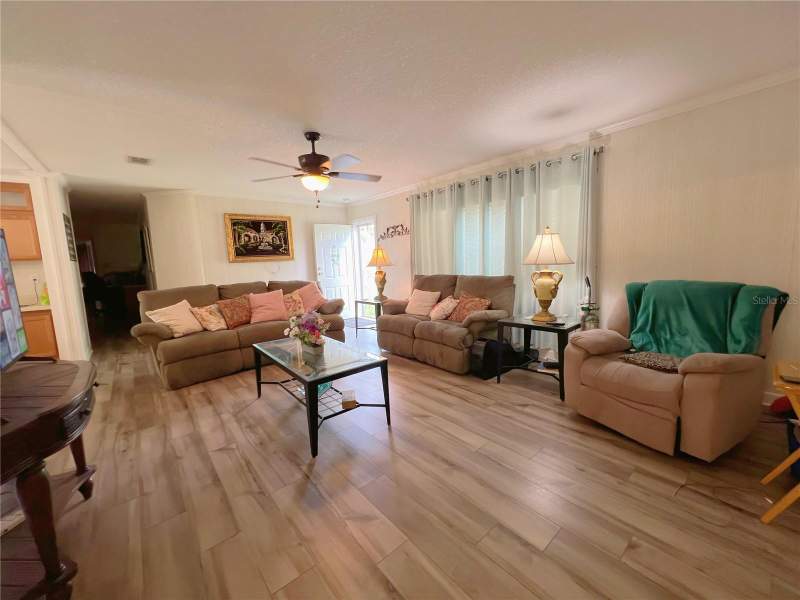 4 bedroom Manufactured Home at 1710 Belmont Avenue, Belmont Woods, Mulberry — photo 2