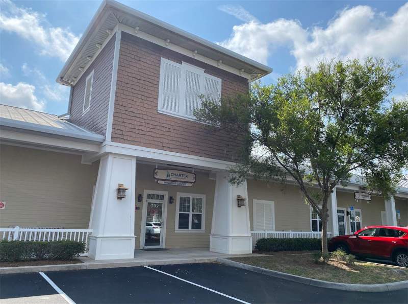 737 COUNTY ROAD 466 home for sale in Lady Lake Summit Medical Park