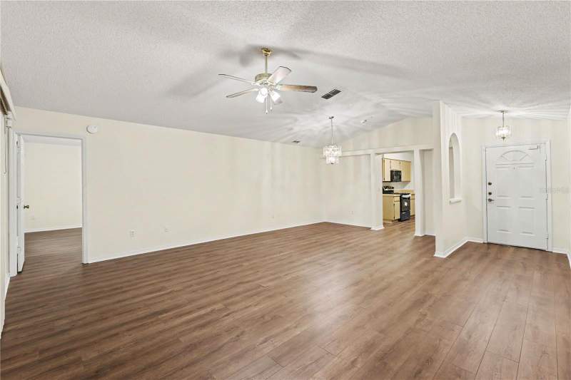 3 bedroom Single Family Residence at 1025 Malletwood Drive, Lakemont Hills Ph II, Brandon — photo 4