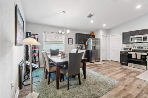 6917 Gideon Circle, Zephyrhills FL - photo 10 of 58
