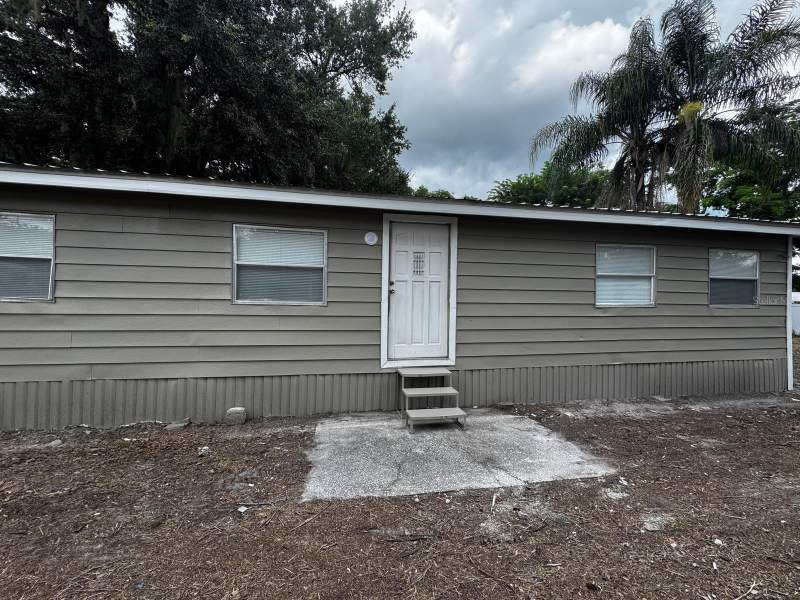 3 bedroom Mobile Home at 4817 Puritan Lane, Colonial Terrace, Lakeland — photo 2