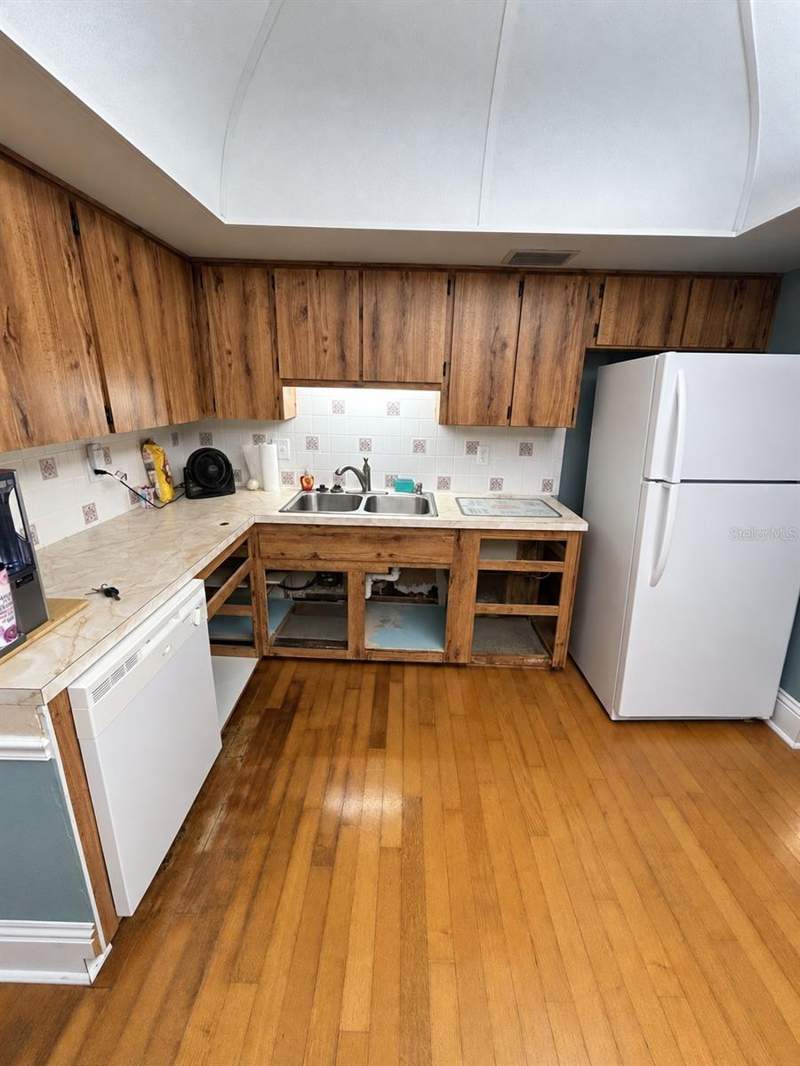 2 bedroom Single Family Residence at 10735 110th Lane, Pine Grove Estates Add, Largo — photo 3