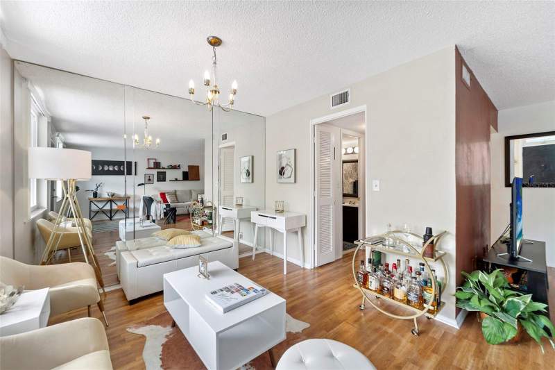 1 bedroom Condominium at 4720 Locust Street #210, Winston Park Northeast, St Petersburg — photo 4