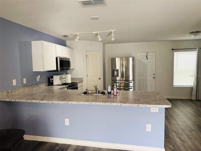 4 bedroom Single Family Residence at 12020 Pine Warbler Avenue, Royal Highlands, Weeki Wachee — photo 3