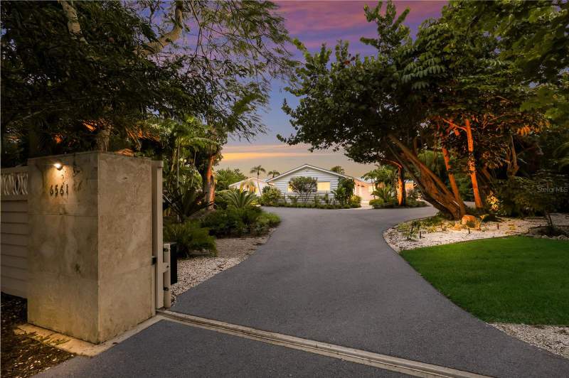 4 bedroom Single Family Residence at 6561 Bayou Hammock Road, Longboat Key, Longboat Key — photo 2