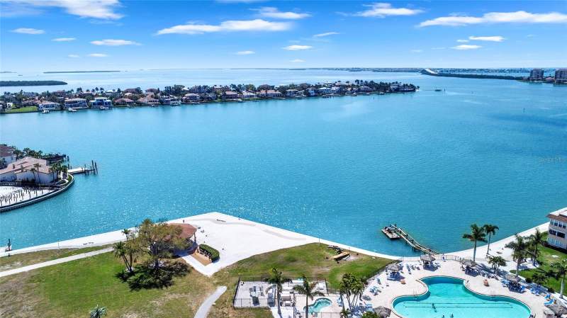 2 bedroom Condominium at 4900 Brittany Drive #301, Bayway Isles Point Brittany Six, St Petersburg — photo 2