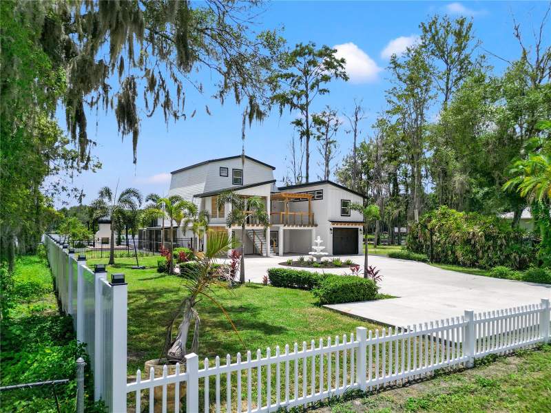 5 bedroom Single Family Residence at 10908 Land O Lakes Boulevard, Highway Lake Ests, Land O Lakes — photo 2