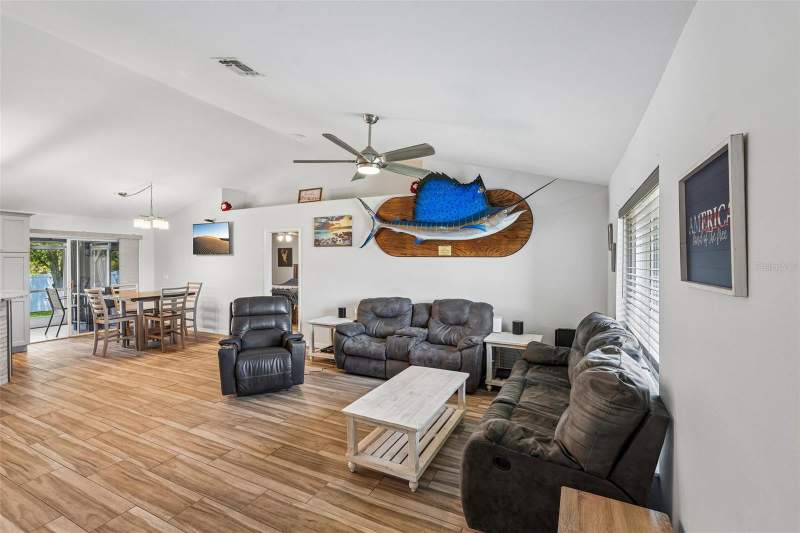 4 bedroom Single Family Residence at 4317 NW 40th Terrace, Cape Coral, Cape Coral — photo 3