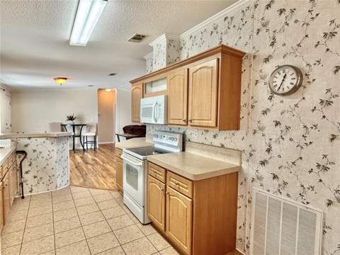 136 Americana Court #230, St Petersburg FL - photo 8 of 33