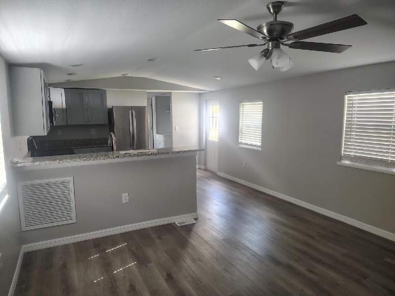 2 bedroom Manufactured Home at 3940 SE 56th Avenue, Silver Spgs Manor, Ocala — photo 3