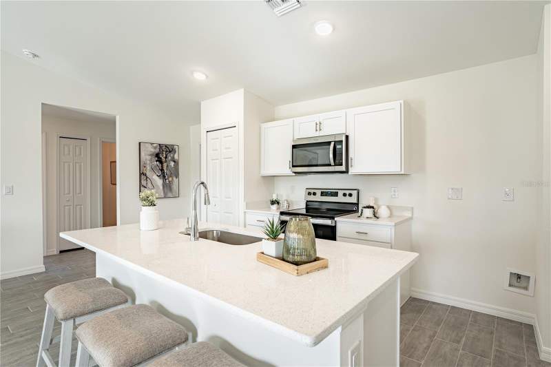 4 bedroom Single Family Residence at 1105 Cabot Street, Port Charlotte Sec 029, Port Charlotte — photo 2