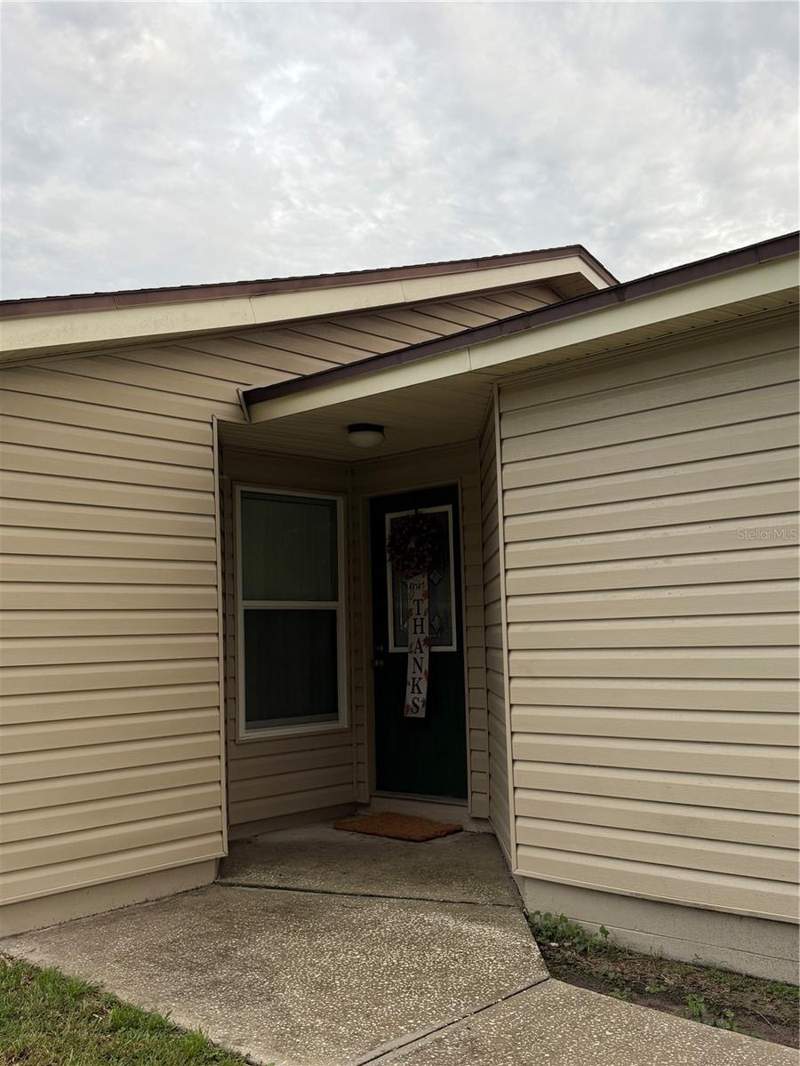 3 bedroom Single Family Residence at 1331 Primrose Court, Wildwood 01, Lakeland — photo 4