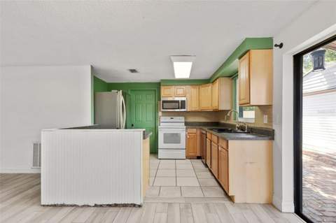 5557 146th Terrace, Clearwater FL - photo 10 of 45