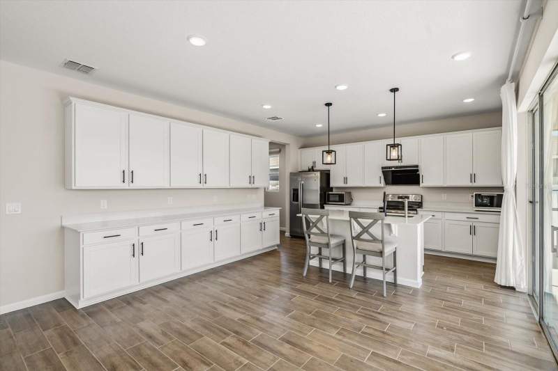 4 bedroom Single Family Residence at 3657 Sublett Loop, Seasons At Lakeside Forest, Tavares — photo 3