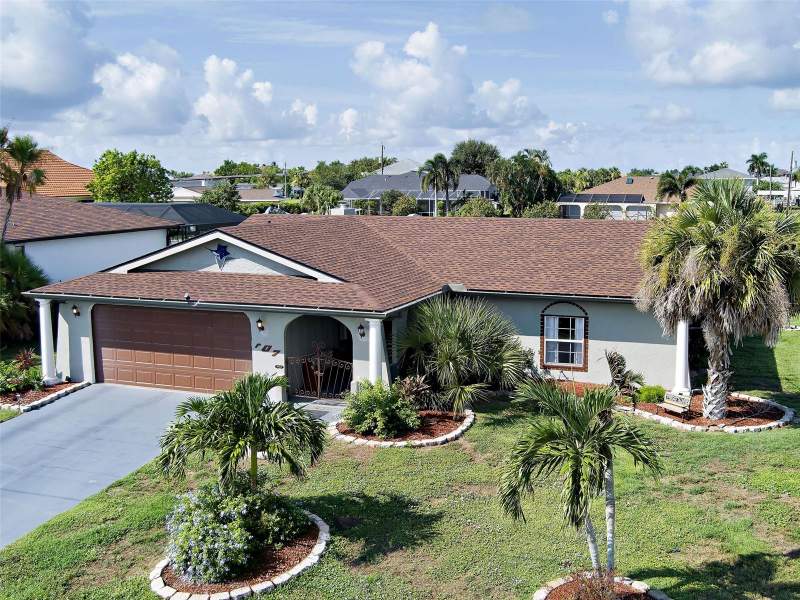 3 bedroom Single Family Residence at 107 Peckham Street, Port Charlotte Sec 043, Port Charlotte — photo 2