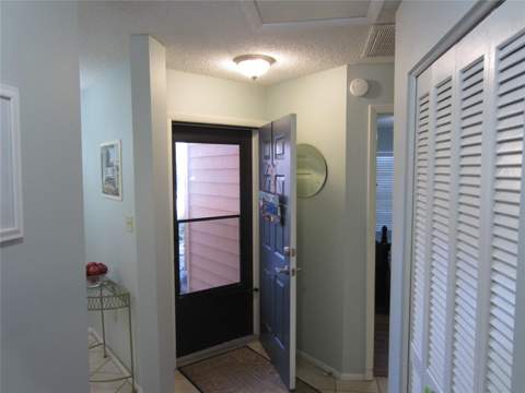 4922 Grist Mill Circle, New Port Richey FL - photo 7 of 43