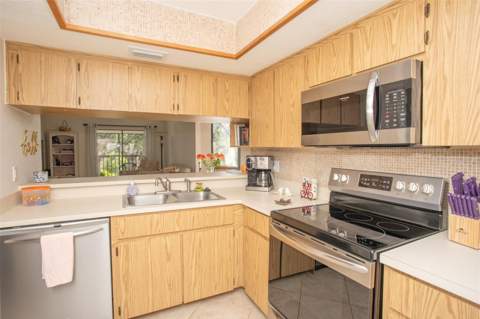 11511 113th Street #13H, Largo FL - photo 6 of 28