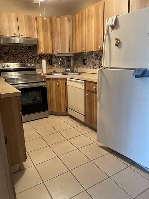 2688 Pine Ridge Way #D2, Palm Harbor FL - photo 6 of 22