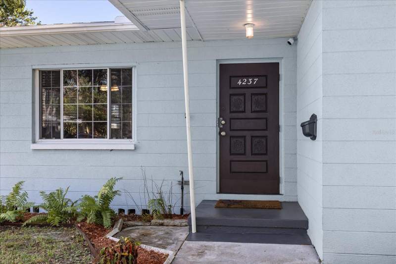 2 bedroom Single Family Residence at 4237 Dr Martin Luther King Jr Street, Euclid Manor, St Petersburg — photo 2
