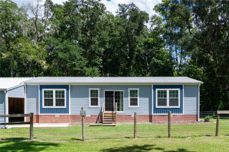 2 bedroom Manufactured Home at 10015 NW 45th Avenue, Ocala, Ocala — photo 2