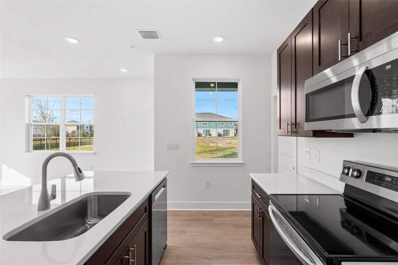 3 bedroom Townhouse at 1113 ORANGE TRAILSIDE WAY, MAGNOLIA RESERVE, OCOEE — photo 4