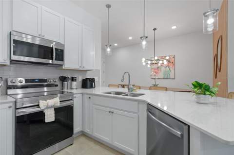 10454 Ebb Tide Lane, Orlando FL - photo 9 of 52