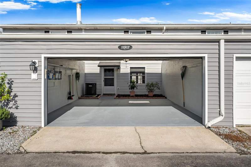 2 bedroom Townhouse at 11917 CONGRESSIONAL DRIVE, CYPRESS PARK GARDEN HMS 1 CONDO, TAMPA — photo 1