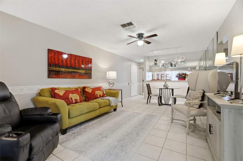 2 bedroom Condominium at 5265 E Bay Drive #410, Bay Oaks Condo, Clearwater — photo 2