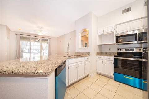 6663 Queens Borough Avenue #101, Orlando FL - photo 10 of 22