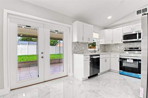 7342 Ivory Terrace, New Port Richey FL - photo 9 of 31