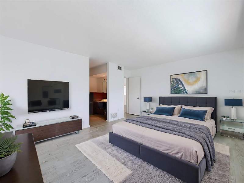 2 bedroom Condominium at 210 Dolphin Point #C, 210 Dolphin Point Condo, Clearwater Beach — photo 5