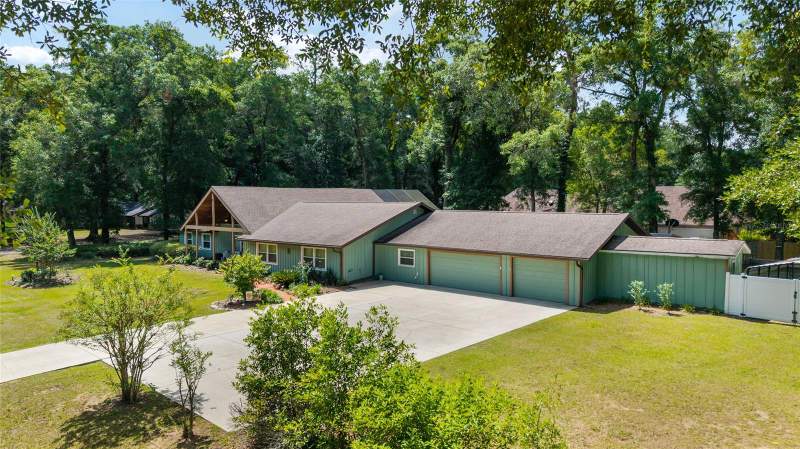 4 bedroom Single Family Residence at 5300 NE 2nd Lane, Oronoque, Ocala — photo 2