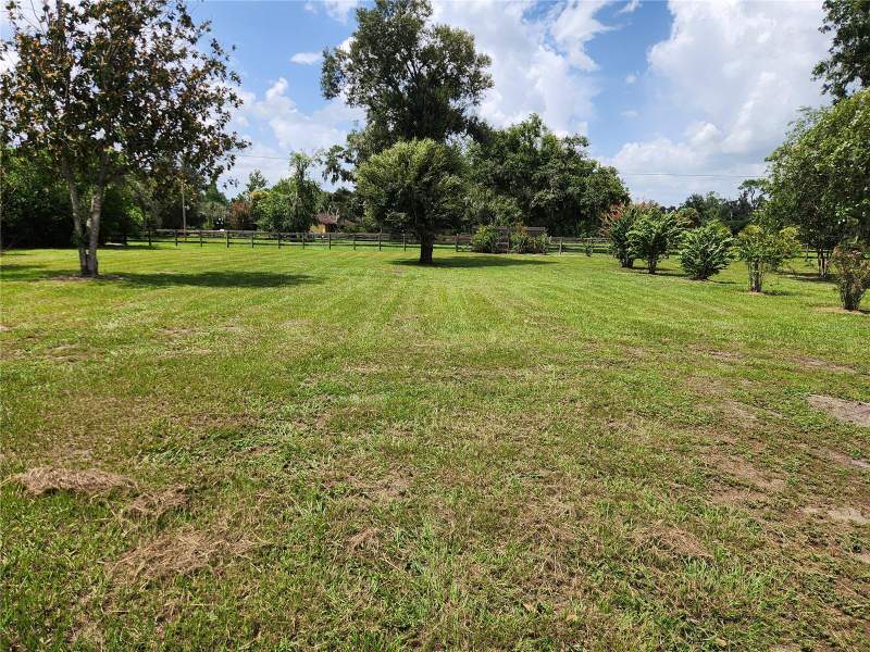 4 bedroom Single Family Residence at 3903 Powerline Road, Unplatted, Lithia — photo 3
