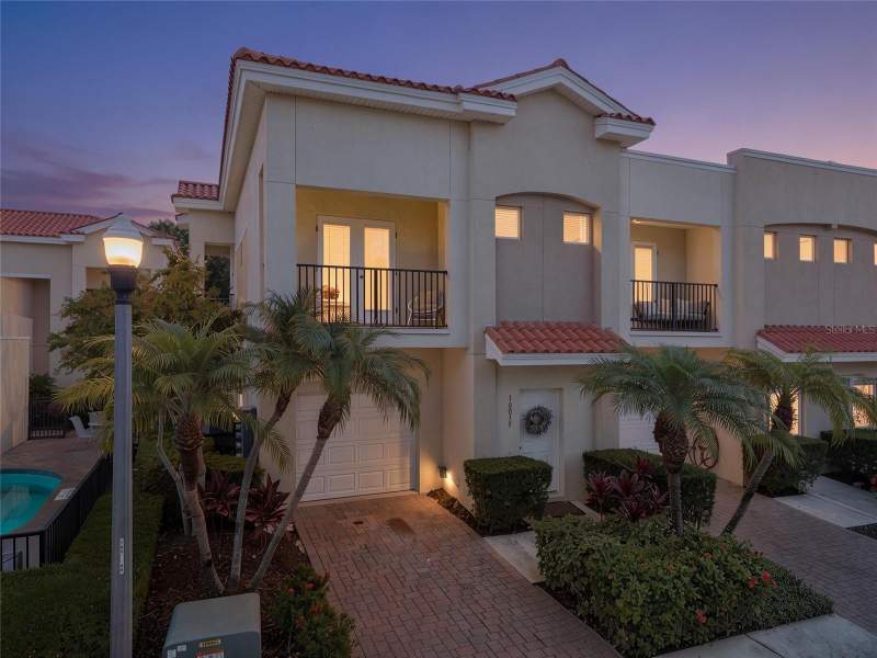 3 bedroom Townhouse at 10015 6th Street, Gandy Twnhms, St Petersburg — photo 2