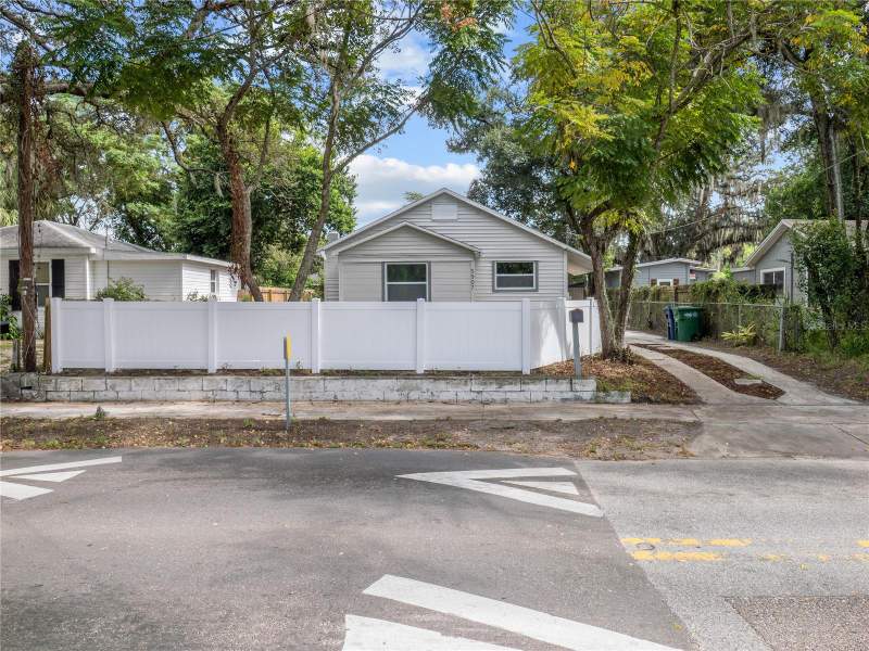 2 bedroom Single Family Residence at 5907 N 15th Street, Tampa, Tampa — photo 2